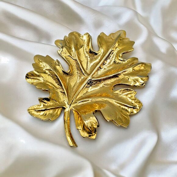 Austria Leaf Brooch Vintage Fall Gold Tone Monstera Estate Jewelry Pin - Picture 1 of 10